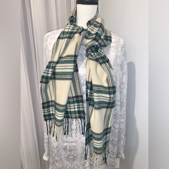 British 100% cashmere luxery plaid fringe scarf women’s accessory - Picture 4 of 7